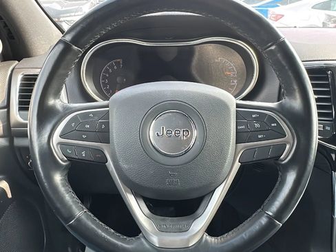 Used 2021 Jeep Grand Cherokee Laredo X image 10