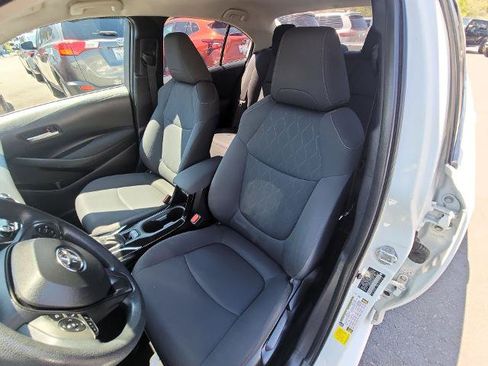 Used 2020 Toyota Corolla LE FWD image 17