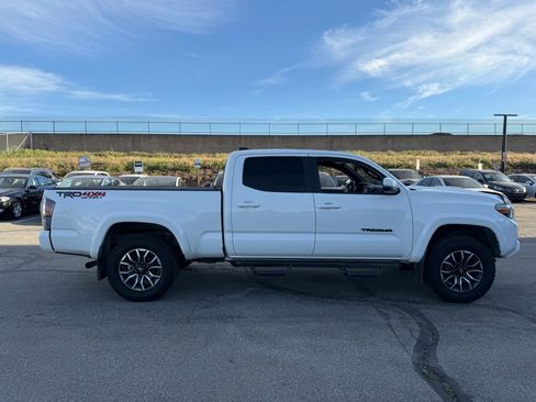 Used 2020 Toyota Tacoma TRD Sport image 8