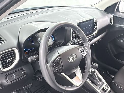 Used 2025 Hyundai Venue SEL image 34