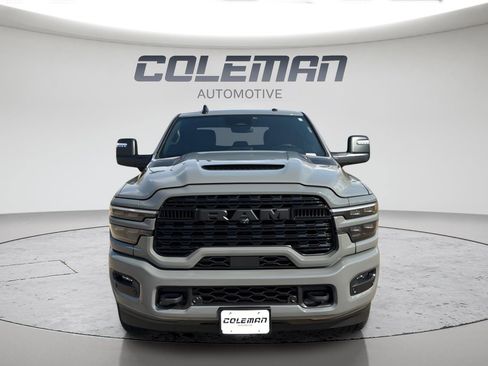 Used 2025 RAM 2500 Limited AWD/4WD image 8
