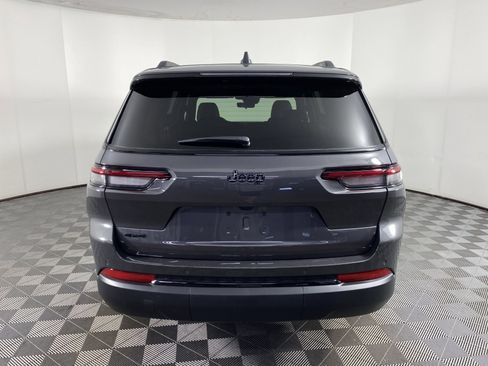 New 2025 Jeep Grand Cherokee L Altitude image 8