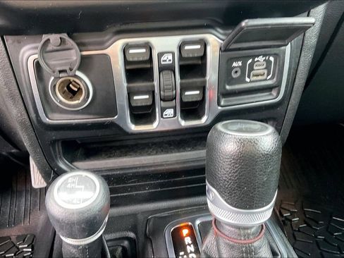 Used 2020 Jeep Wrangler Unlimited Sport S AWD/4WD image 35