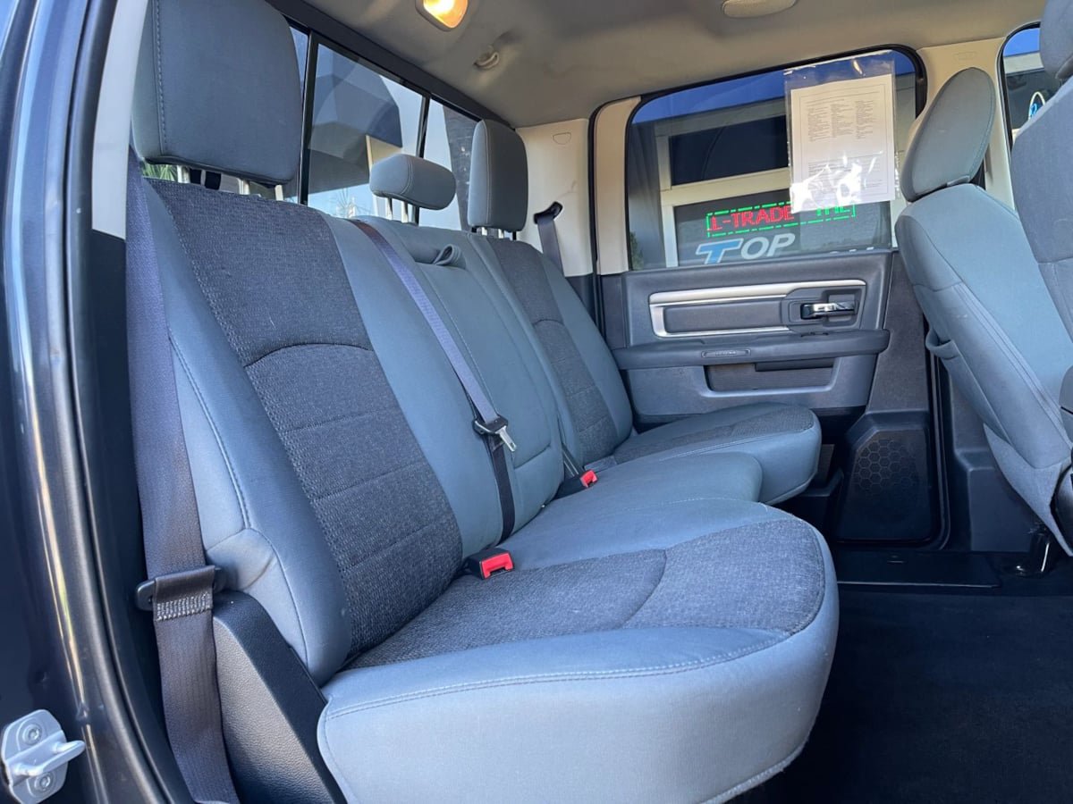 Used 2014 RAM 2500 SLT w/ Luxury Group AWD/4WD image 32
