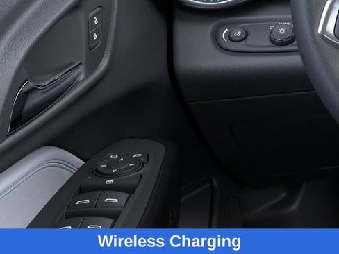 New 2026 Chevrolet Trax LT w/ Sunroof Package FWD image 23