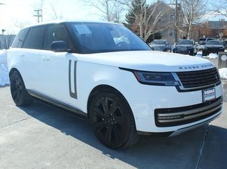 Used 2023 Land Rover Range Rover SE video 1