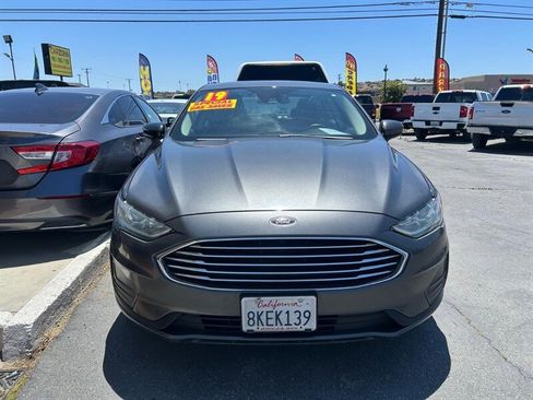 Used 2019 Ford Fusion SE FWD image 5