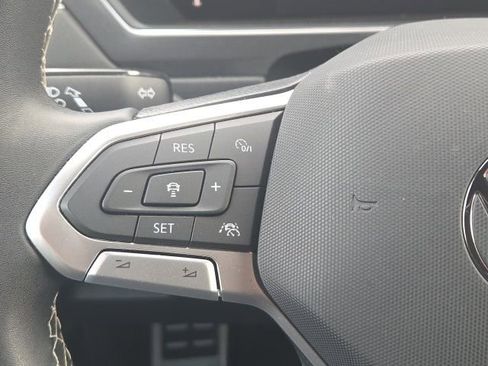 Used 2023 Volkswagen Tiguan SE R-Line image 40