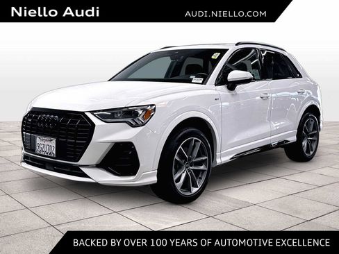 Used 2023 Audi Q3 2.0T Premium w/ Black Optic Sport Package AWD/4WD image 1