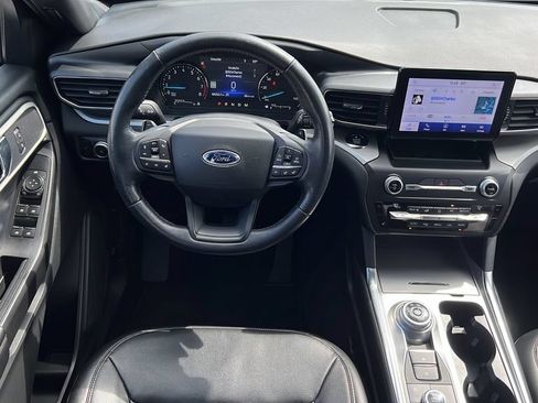 Used 2020 Ford Explorer XLT w/ Equipment Group 202A AWD/4WD image 13