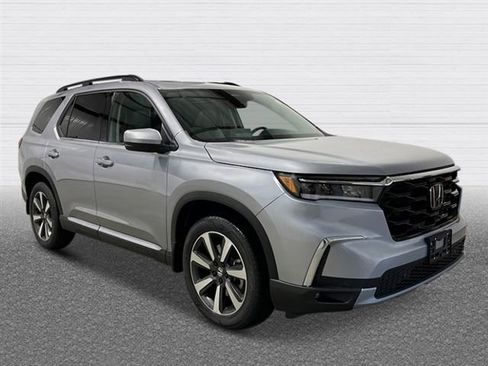 New 2025 Honda Pilot Touring image 10