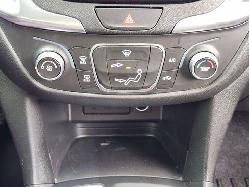 Used 2021 Chevrolet Equinox LT FWD image 19