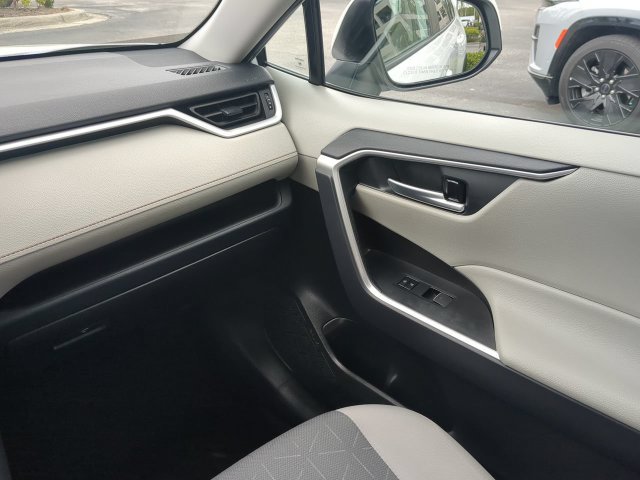 Used 2025 Toyota RAV4 XLE w/ Convenience Package FWD image 19
