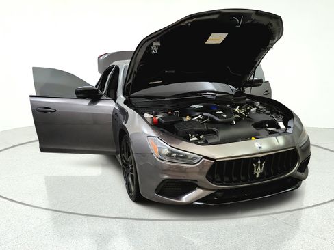 Used 2023 Maserati Ghibli Modena RWD image 9