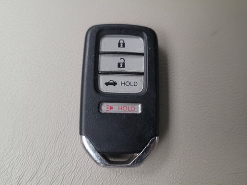 Used 2018 Honda Accord LX image 32