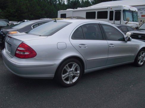 Used 2006 Mercedes-Benz E 350 Sedan image 2