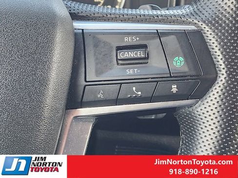 Used 2024 Mitsubishi Outlander SE image 30