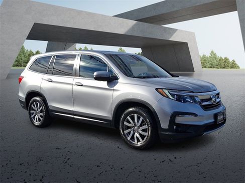 Used 2021 Honda Pilot EX image 2