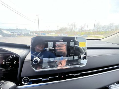 New 2025 Mitsubishi Outlander SE image 16