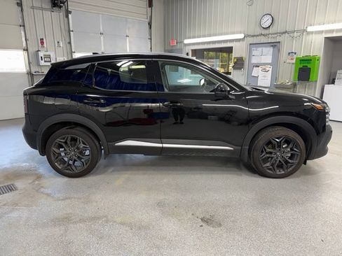 Used 2025 Nissan Kicks SR AWD/4WD image 7