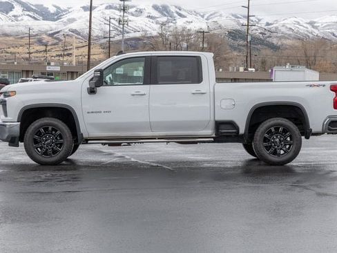 Used 2021 Chevrolet Silverado 2500 LT image 3
