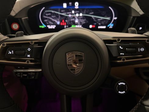 Certified 2025 Porsche Cayenne Turbo image 16