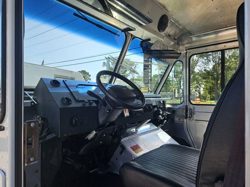 Used 2014 Ford E-350 and Econoline 350 Super Duty w/ A/C Prep Package image 12