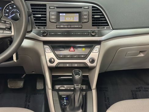 Used 2018 Hyundai Elantra SE w/ Cargo Package image 13