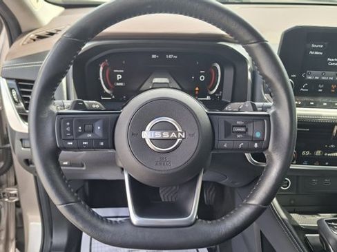 Certified 2022 Nissan Rogue Platinum w/ Head-Up Display Package image 11