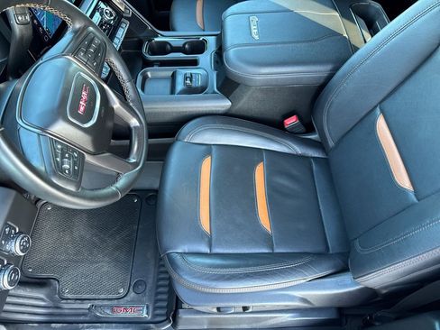 Used 2025 GMC Sierra 2500 AT4 image 15