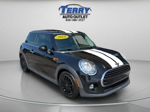 Used 2018 MINI Cooper 2-Door Hardtop FWD image 2
