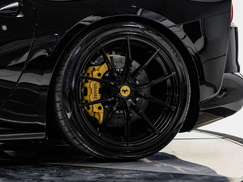 Used 2019 Ferrari 812 Superfast RWD image 54