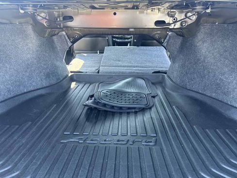 Used 2017 Honda Accord Sport image 19