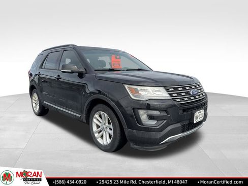 Used 2016 Ford Explorer XLT w/ Equipment Group 202A image 7