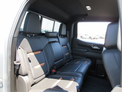 Certified 2024 GMC Sierra 1500 AT4 w/ Technology Package AWD/4WD image 23