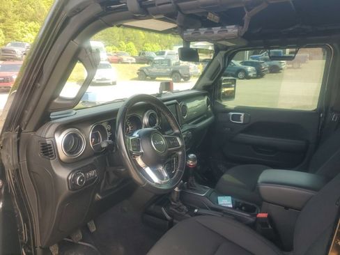 Used 2021 Jeep Wrangler Unlimited Sahara AWD/4WD image 12