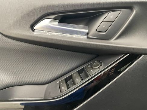 New 2026 Chevrolet Equinox LT w/ Safety and Technology Package AWD/4WD image 9