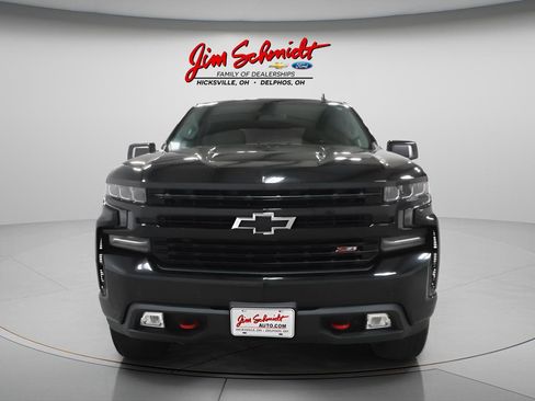 Used 2020 Chevrolet Silverado 1500 LT Trail Boss w/ Midnight Edition AWD/4WD image 3