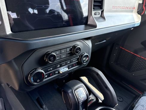 Used 2025 Ford Bronco Raptor AWD/4WD image 28