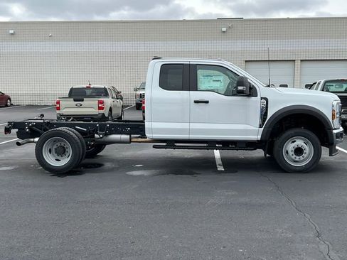 New 2025 Ford F450 XL w/ XL Chrome Package RWD image 32