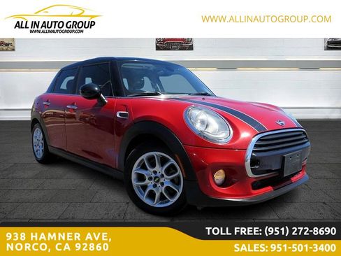 Used 2017 MINI Cooper 4-Door Hardtop image 1