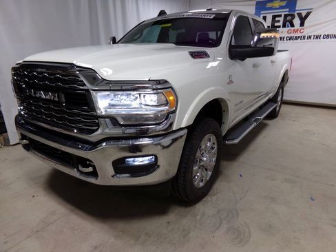 Used 2024 RAM 2500 Limited image 3