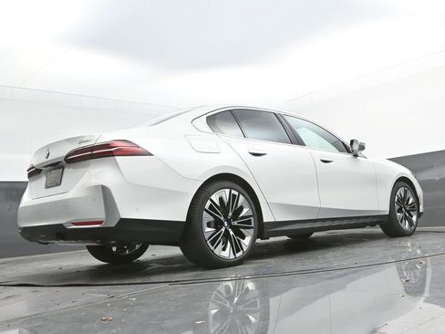 New 2026 BMW 530i w/ Premium Package image 46