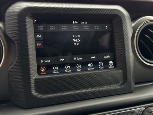 Used 2023 Jeep Gladiator Sport image 16