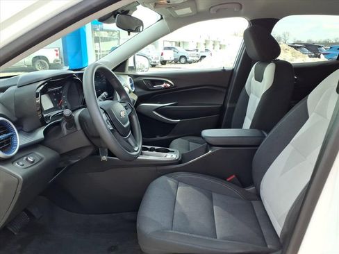 Used 2024 Chevrolet Trax LS w/ LS Convenience Package image 11