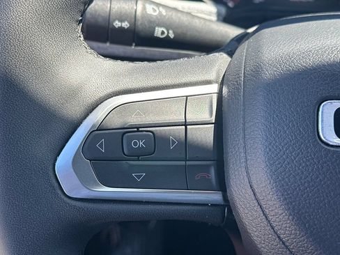 Used 2025 Jeep Compass Latitude AWD/4WD image 24