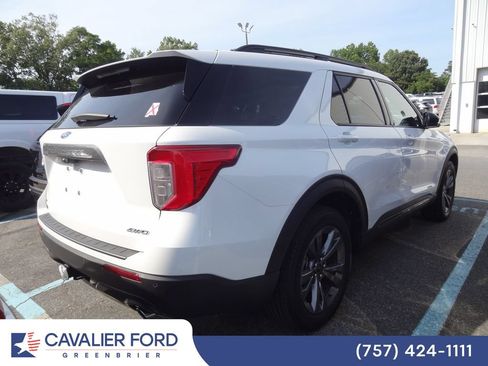 Used 2023 Ford Explorer XLT w/ Equipment Group 202A AWD/4WD image 5