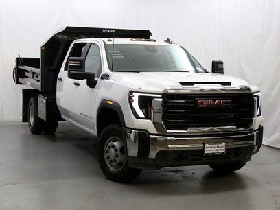 New 2025 GMC Sierra 3500 Pro w/ Convenience Package