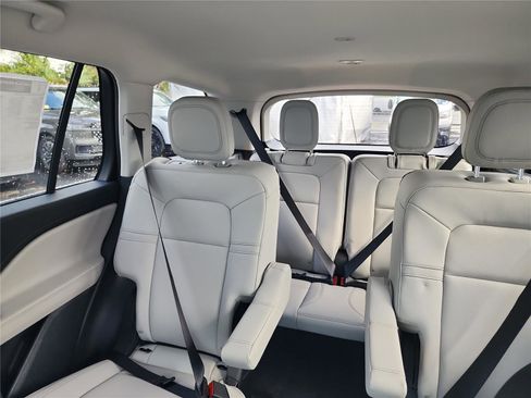 New 2026 Lincoln Aviator 2WD image 15