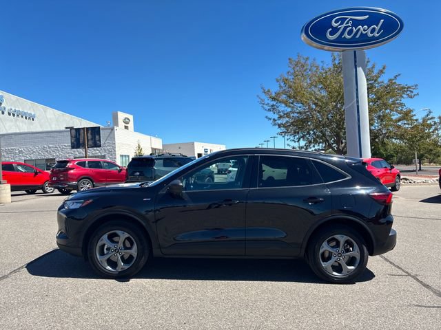 Certified 2025 Ford Escape ST-Line AWD/4WD image 2
